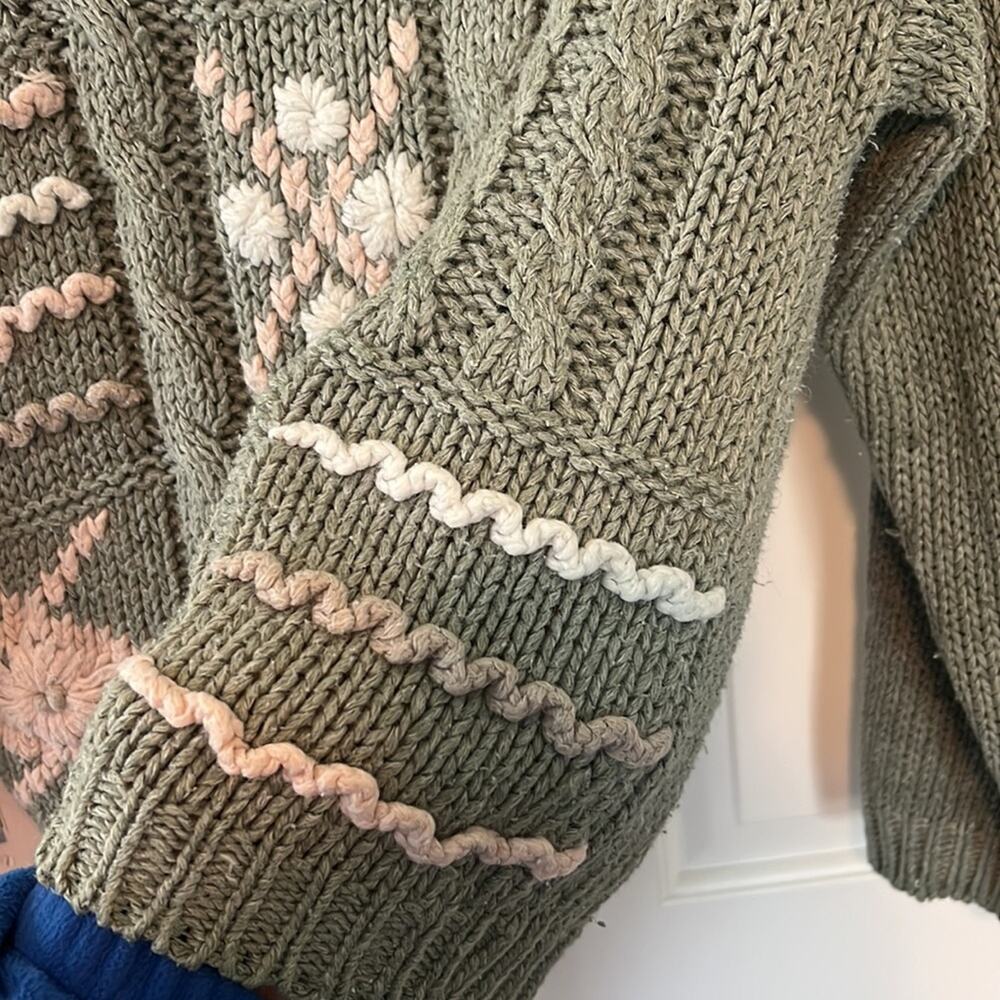 Vintage 90’s Hunters Run Hand Knit Ramie/Acrylic Green & Pink Embroider Sweater - Picture 10 of 13